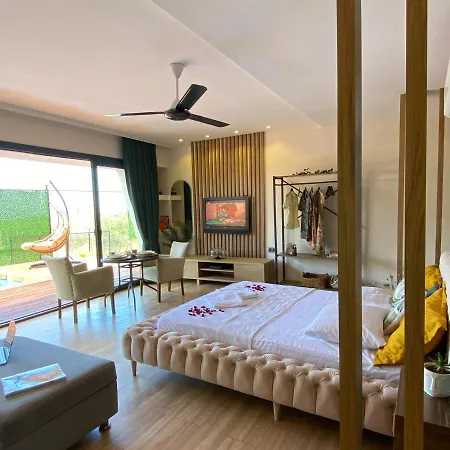 Villa Jakuzili Havuzlu Tropical Balayi Temali Lux Fethiye